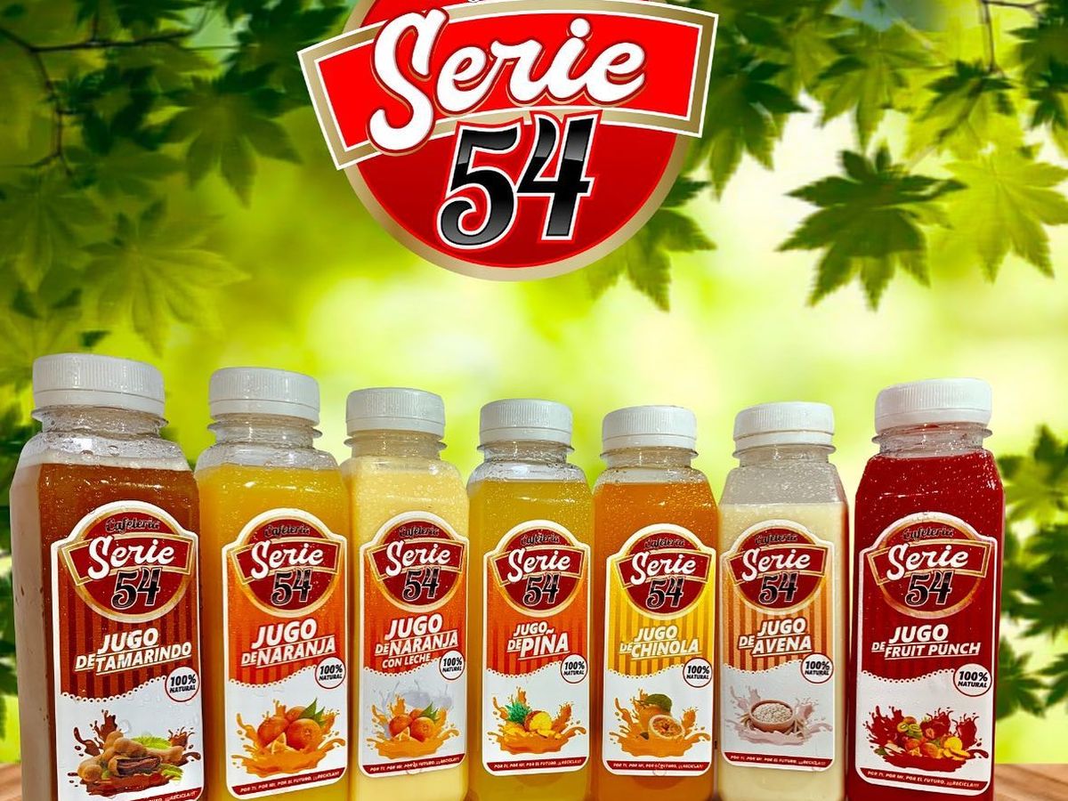 Cafetería Serie 54 bottled natural juices
